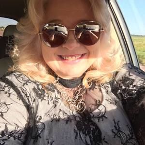 Meet your Posher, Bobbie